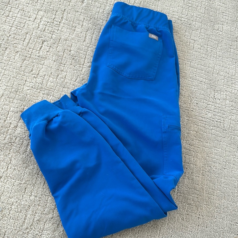 Figs Zamora joggers scrub pants
